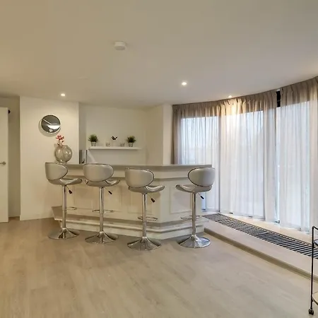 Luxury In The Center דירה